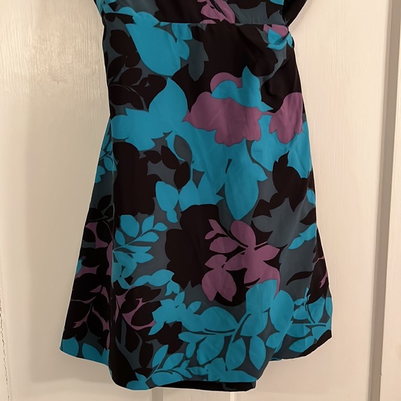 Banana Republic wrap dress - Picture 3 of 10